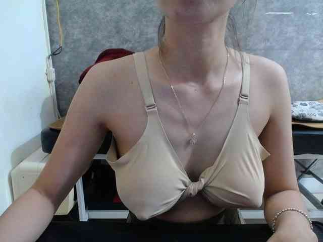 HotQueen93 webcam