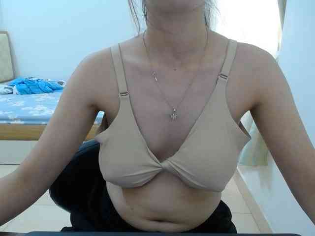 HotQueen93 webcam