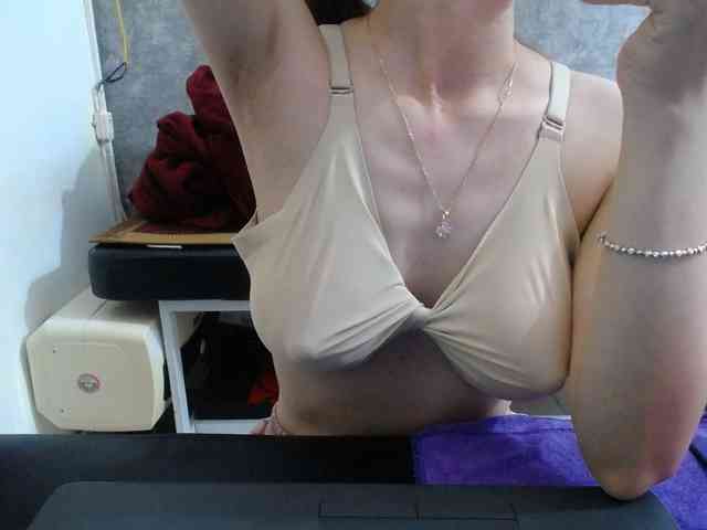 HotQueen93 webcam