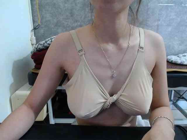 HotQueen93 webcam