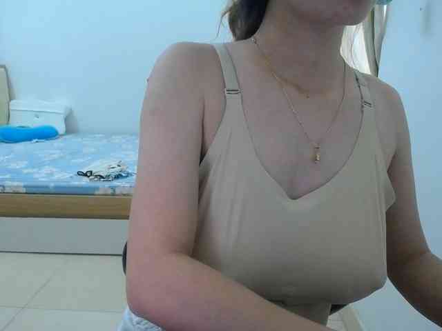 HotQueen93 webcam