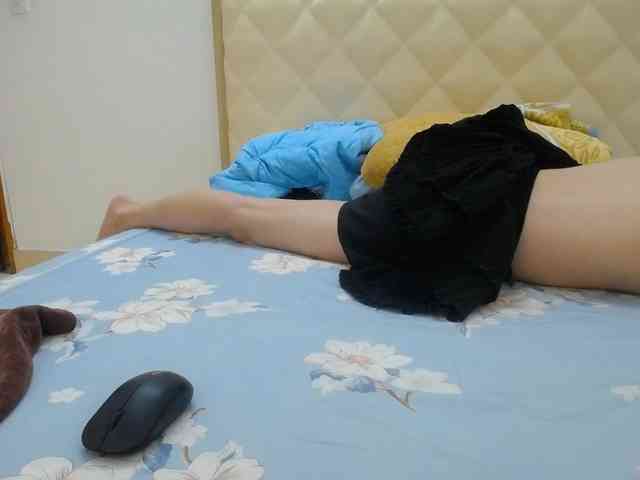 HotQueen93 webcam