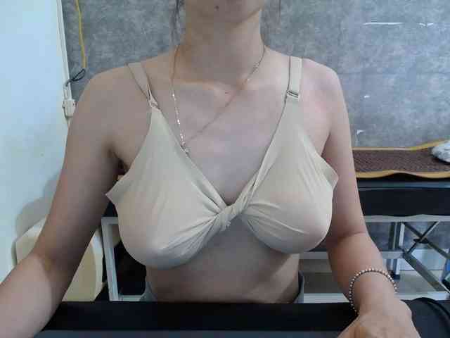 HotQueen93 webcam