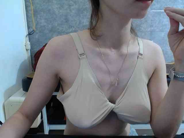 HotQueen93 webcam