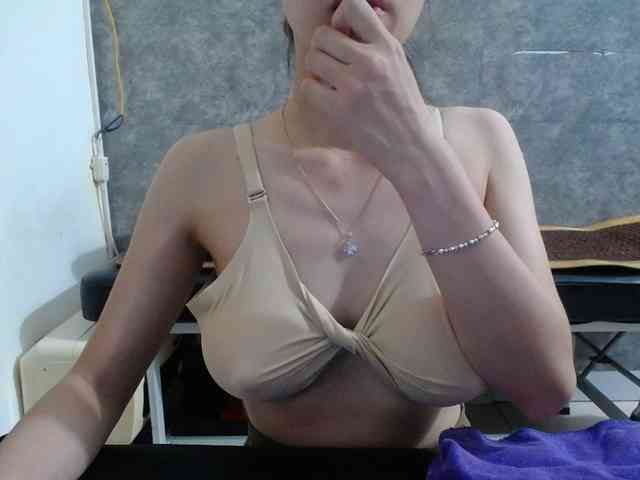 HotQueen93