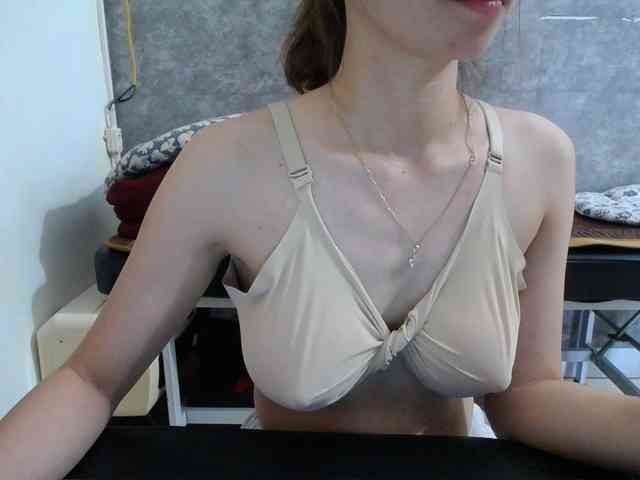 HotQueen93 webcam