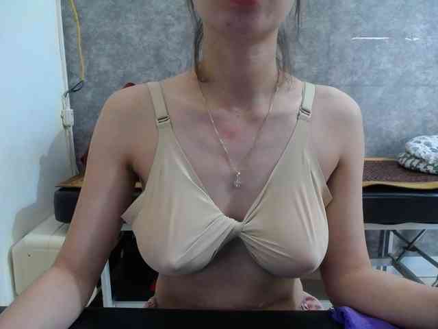 HotQueen93 webcam