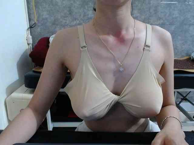 HotQueen93 webcam