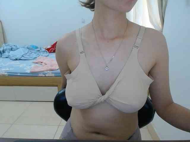 HotQueen93 webcam