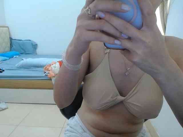 HotQueen93