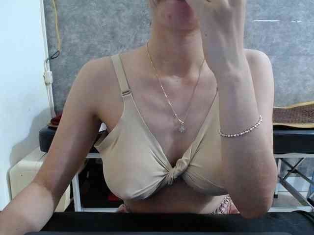 HotQueen93