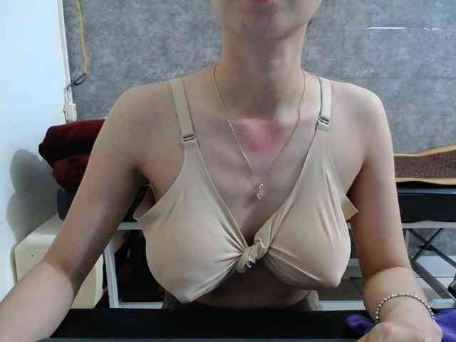 HotQueen93 HotQueen93