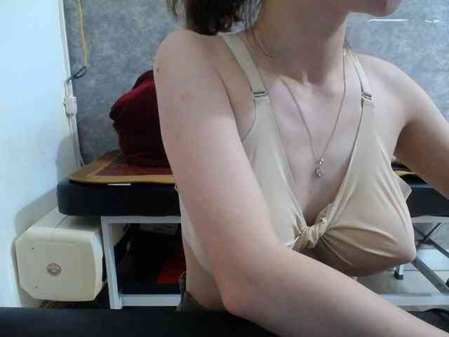 HotQueen93 webcam