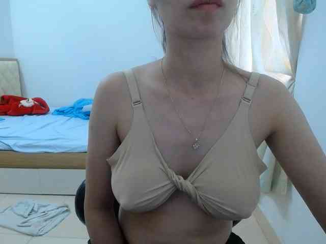 HotQueen93 webcam