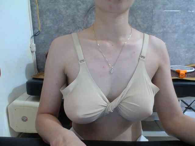 HotQueen93 webcam