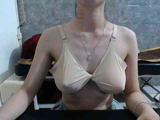 HotQueen93 webcam