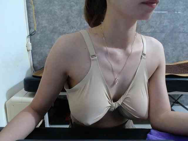 HotQueen93 webcam