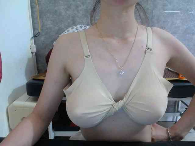 HotQueen93 webcam