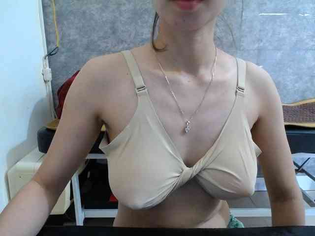 HotQueen93 webcam