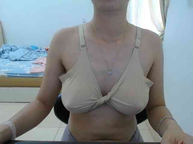 HotQueen93 webcam