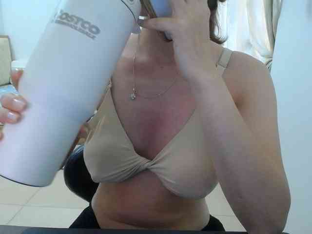 HotQueen93 webcam