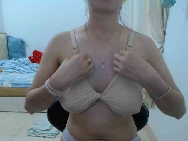 HotQueen93 webcam