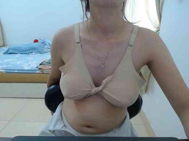 HotQueen93 webcam