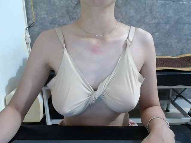 HotQueen93 webcam