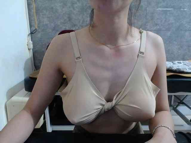 HotQueen93 webcam