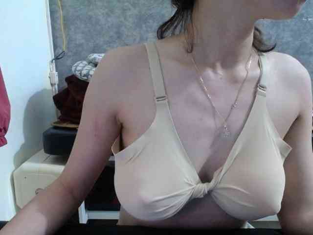HotQueen93 webcam