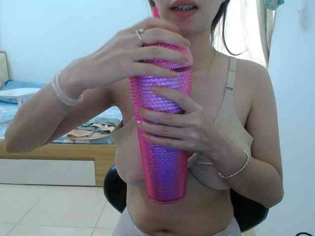 HotQueen93 webcam