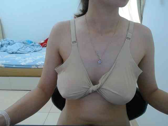 HotQueen93 webcam