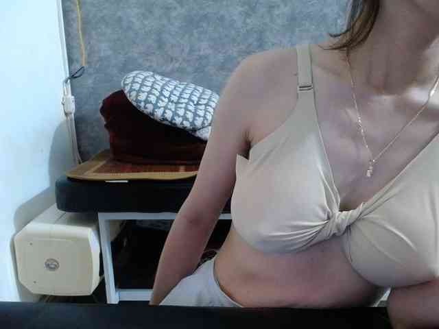 HotQueen93 webcam
