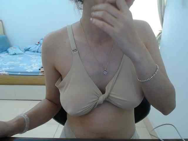 HotQueen93 webcam