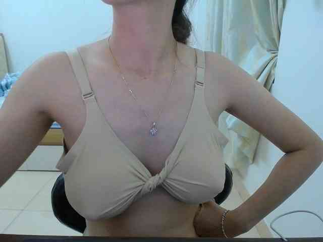 HotQueen93 webcam