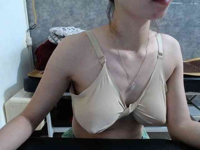 HotQueen93 webcam