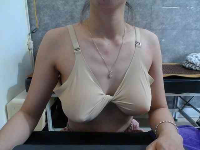 HotQueen93 webcam