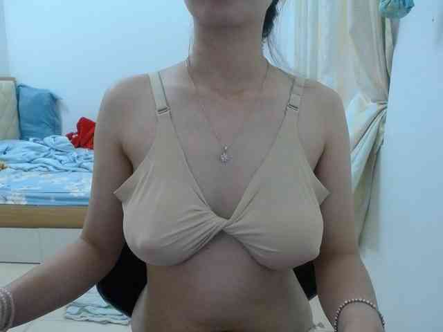 HotQueen93 webcam