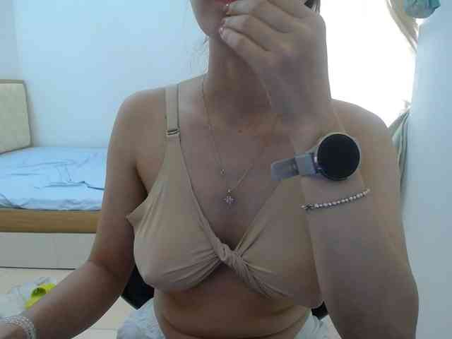 HotQueen93 webcam