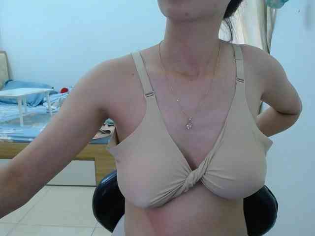 HotQueen93 webcam