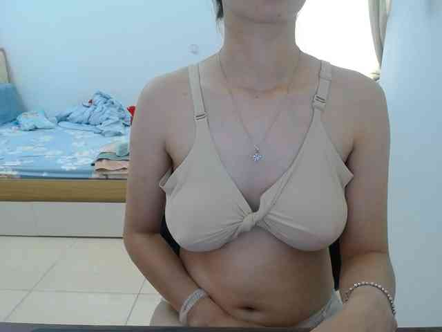 HotQueen93 webcam