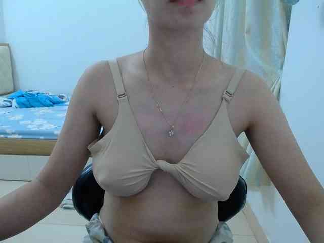 HotQueen93 webcam
