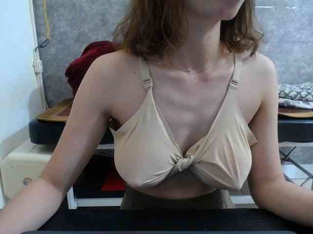 HotQueen93 webcam