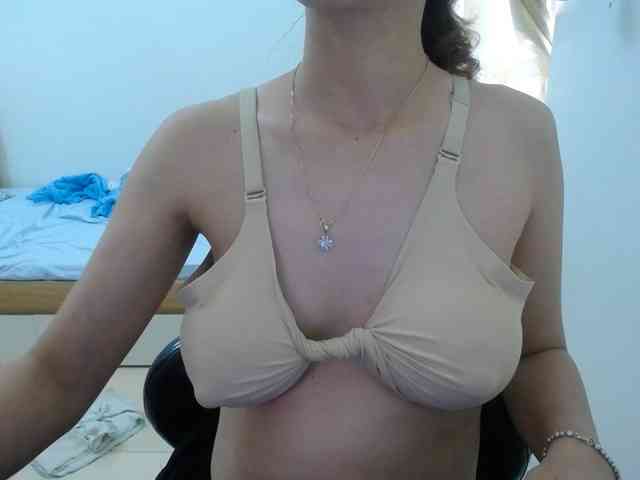 HotQueen93 webcam