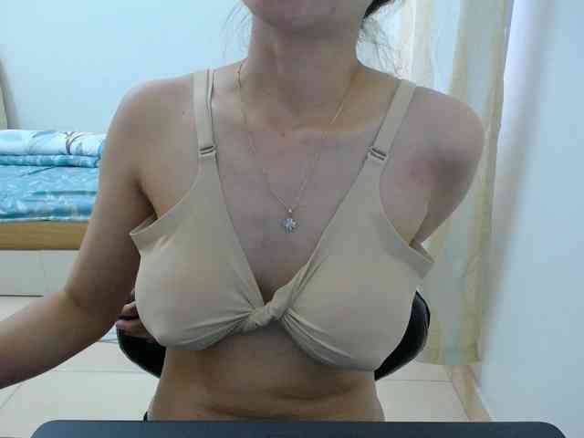 HotQueen93 webcam