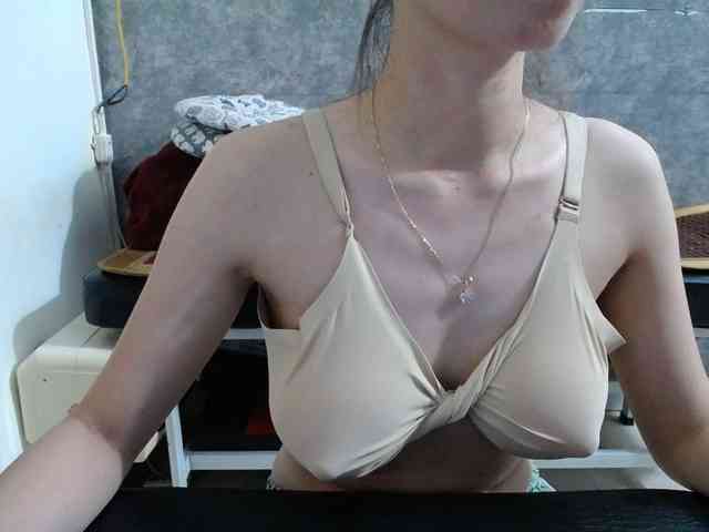 HotQueen93 webcam