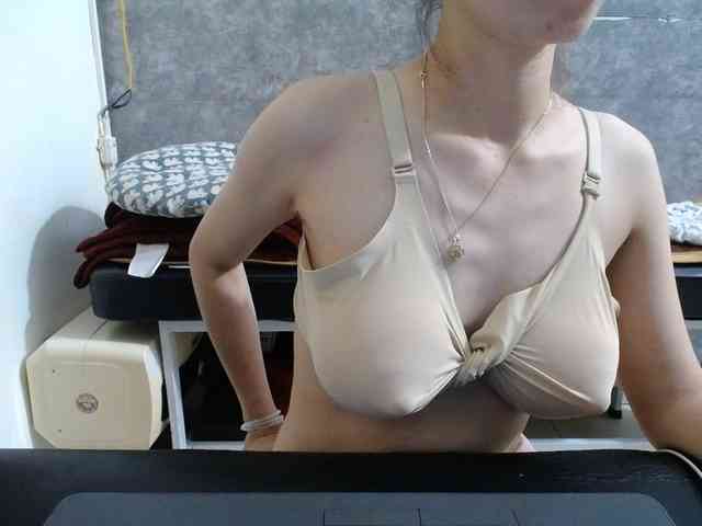 HotQueen93