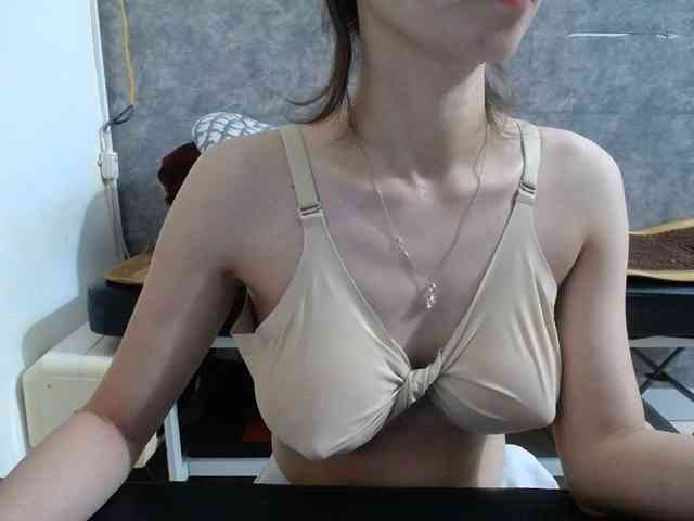 HotQueen93 webcam