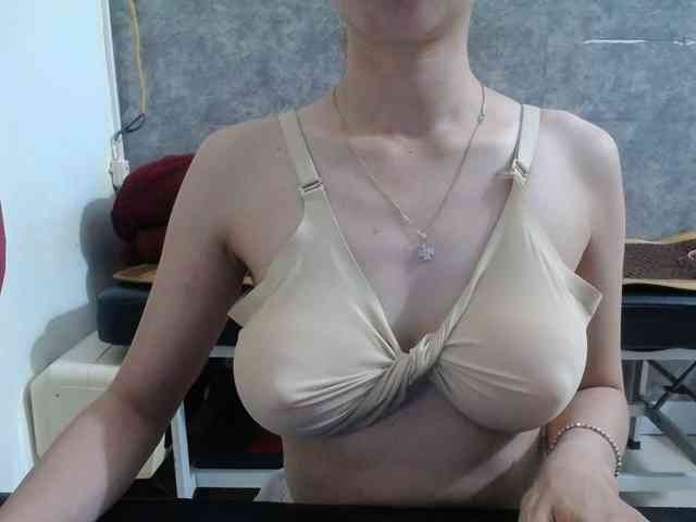 HotQueen93 webcam