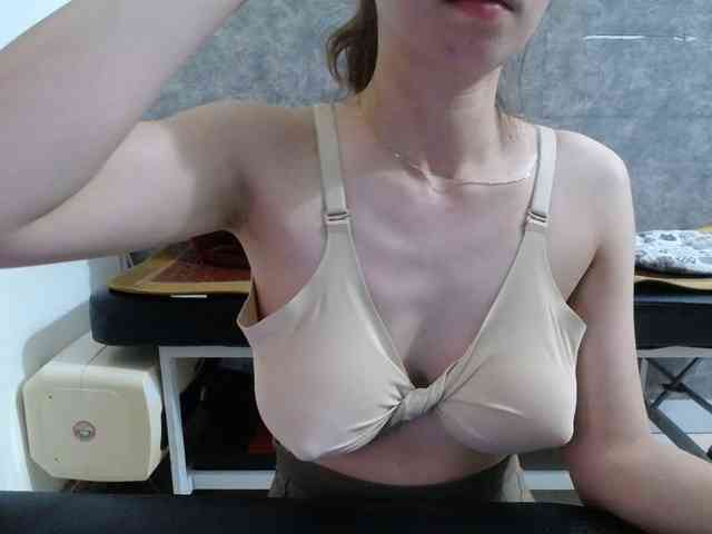 HotQueen93 webcam